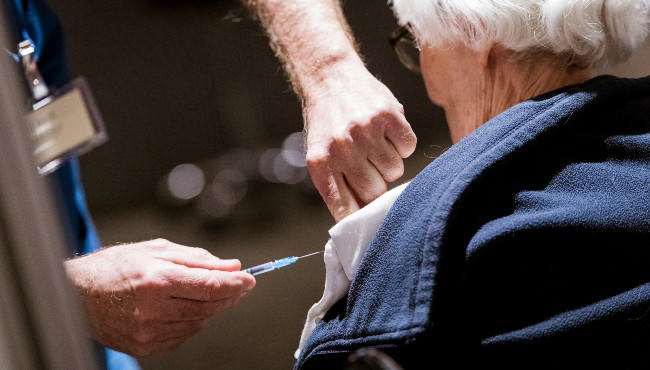 Borgmester glæder sig over åbning af lokalt vaccinested