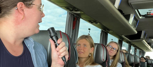 Bustur skal lokke studerende til sommerjobs i Hvide Sande