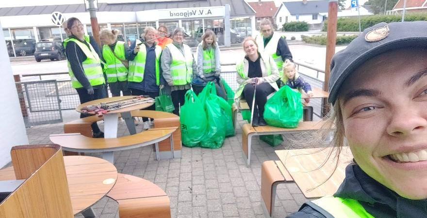 Lokale foreninger hjælper med at samle affald