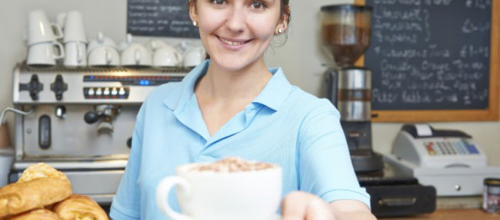 Hvad gør de unge, når de ikke går direkte på uddannelse? Højt ønsket undersøgelse giver et svar