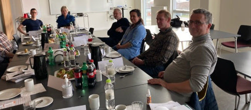 Repræsentanter fra mindre virksomheder i kommunens fokusgruppe. Lise Kjeldbjerg har fået mundtligt ok til at bruge billedet.