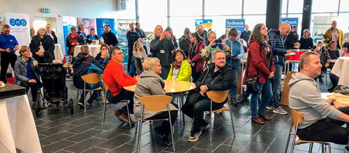 Her er et glimt fra den første INFOTAG sidste efterår i Rådhushallen i Ringkøbing (Foto: flytmodvest.dk)