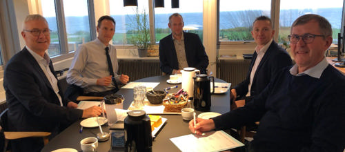 Fra venstre mod højre er det: Finn Lauritsen, Vestjysk Bank, Christian Nørskov Thomsen, Skjern Bank, Jacob Spangsberg, Vestjysk, Lasse Bro, Ringkjøbing Landbobank og Hans Østergaard.