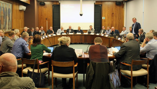 Har du en byrådspolitiker i maven?