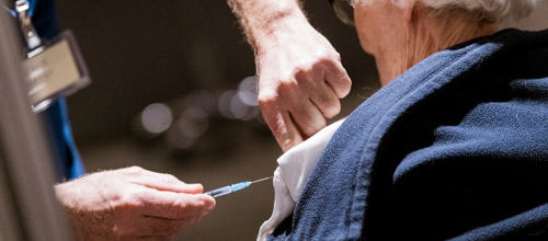 Borgmester glæder sig over åbning af lokalt vaccinested