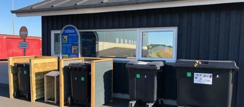De nye to-delte affaldsbeholdere leveres fra august
