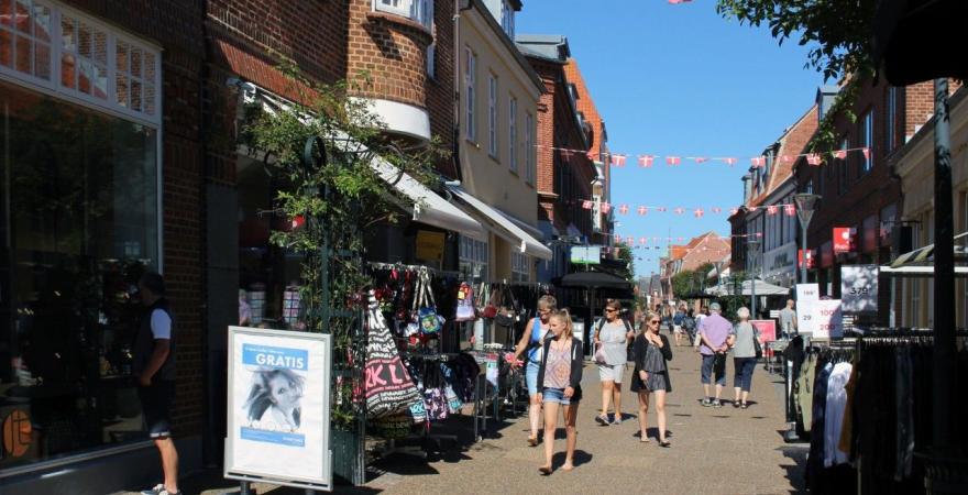 Kommunen til borgerne: Støt de lokale butikker ellers forsvinder de