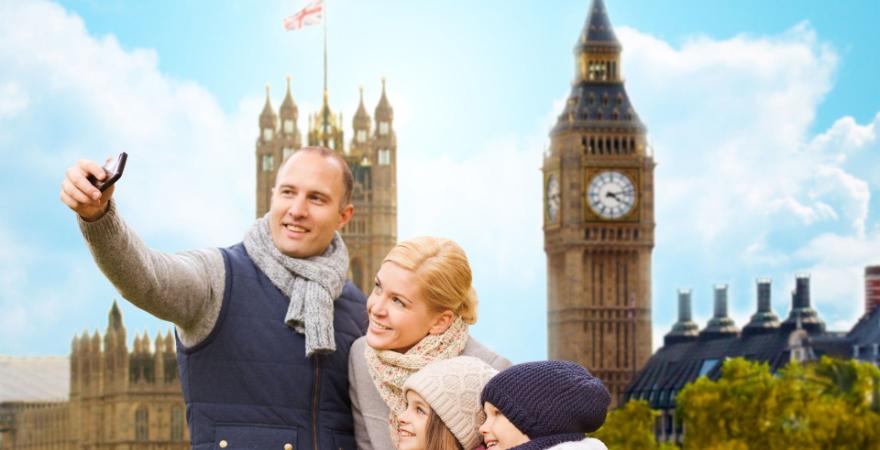 Familie på ferie i London - colourbox