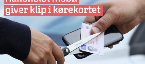 For mange bruger håndholdt mobil i trafikken