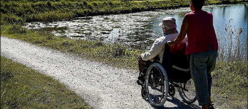 Flygtninge på plejehjem som sosu-medarbejdere