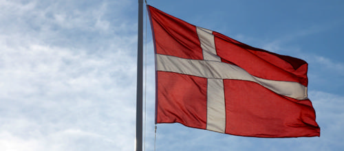 Flagdag markeres på Rådhuset