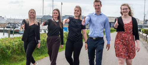 Fra venstre er det: Julie Dam Christensen, Tanja Charlotte Krog Sørensen, Emma Kaasgaard, Frederik Osmundsen og Maiken Faaborg. De har alle givet mundtligt samtykke til fotoet.