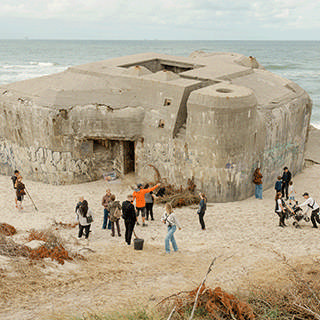 Fotograf: Martin Dam Kristensen Et stemningsbillede fra optagelser på stranden i Houvig ved en bunker