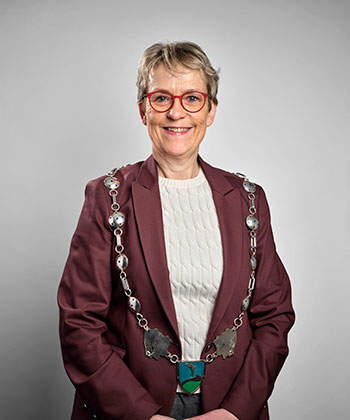 Borgmester Lone Andersen med borgmesterkæde